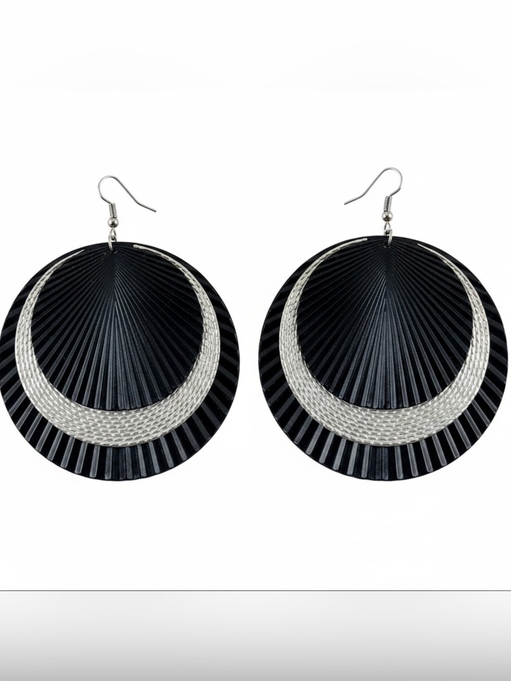 🖤Black & White Peacock Earnings